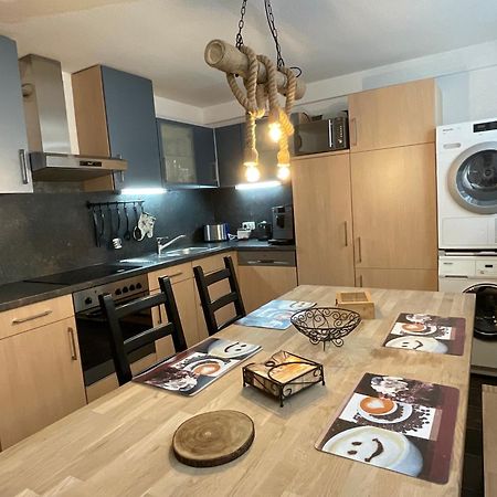 Messe-Apartment, 4 Schlafzimmer, 80 Qm, Garten - 6 Km Zur Messe, Verkehrsguenstig, Ruhig, Parkplaetze 纽伦堡 外观 照片
