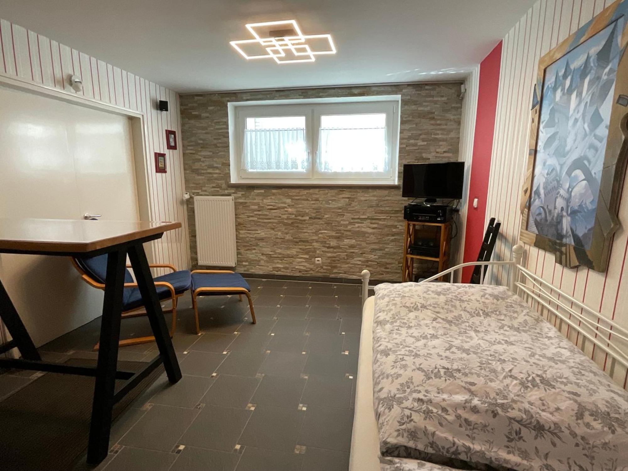 Messe-Apartment, 4 Schlafzimmer, 80 Qm, Garten - 6 Km Zur Messe, Verkehrsguenstig, Ruhig, Parkplaetze 纽伦堡 外观 照片